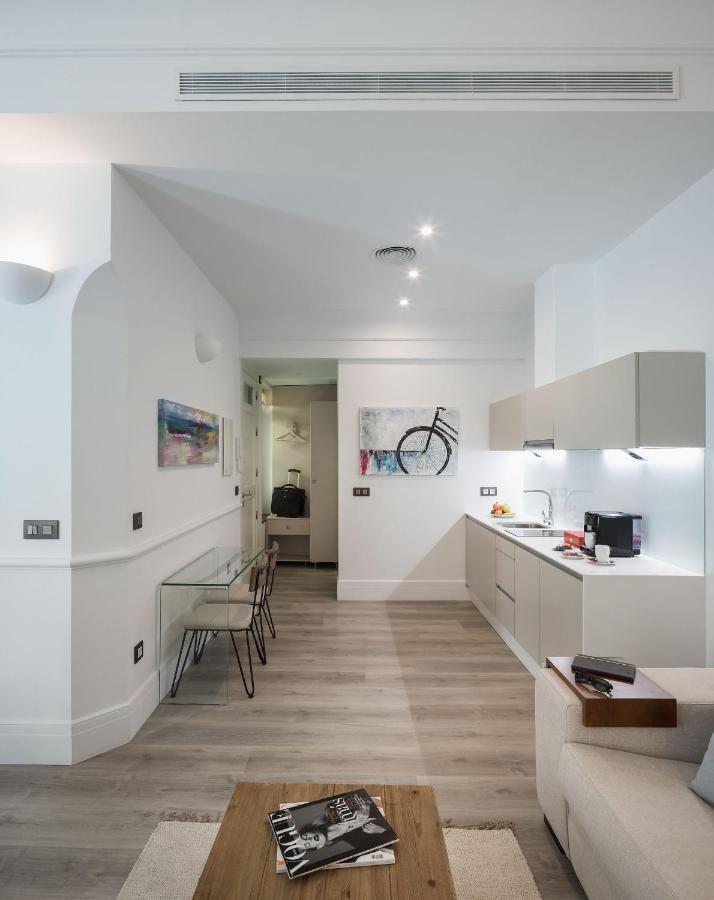 Puerta Catedral Holiday Suites Siviglia Esterno foto