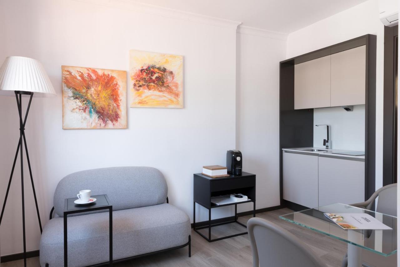 Puerta Catedral Holiday Suites Siviglia Esterno foto