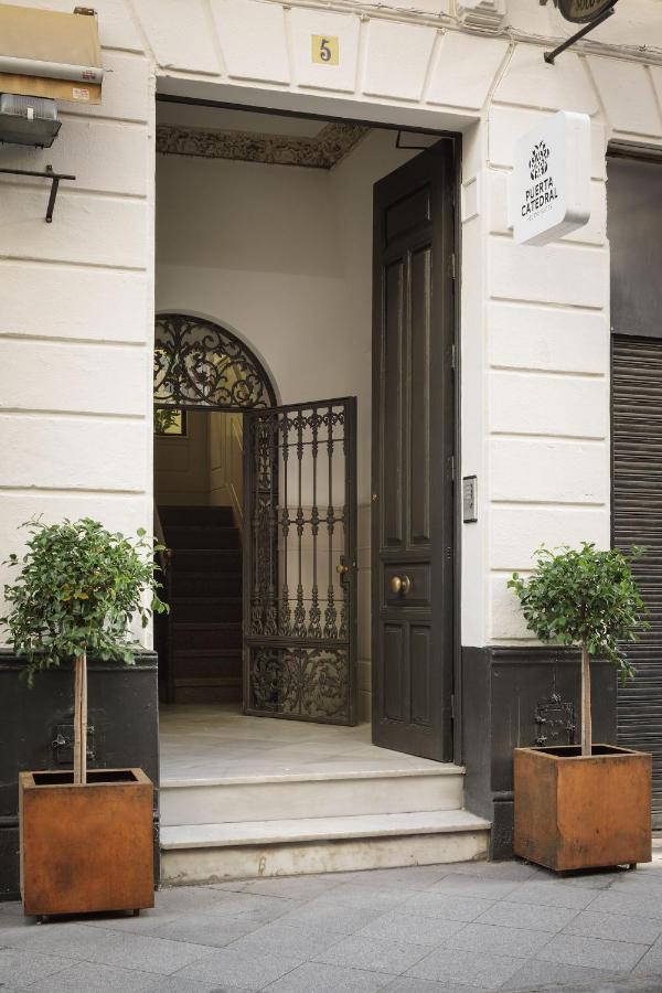 Puerta Catedral Holiday Suites Siviglia Esterno foto